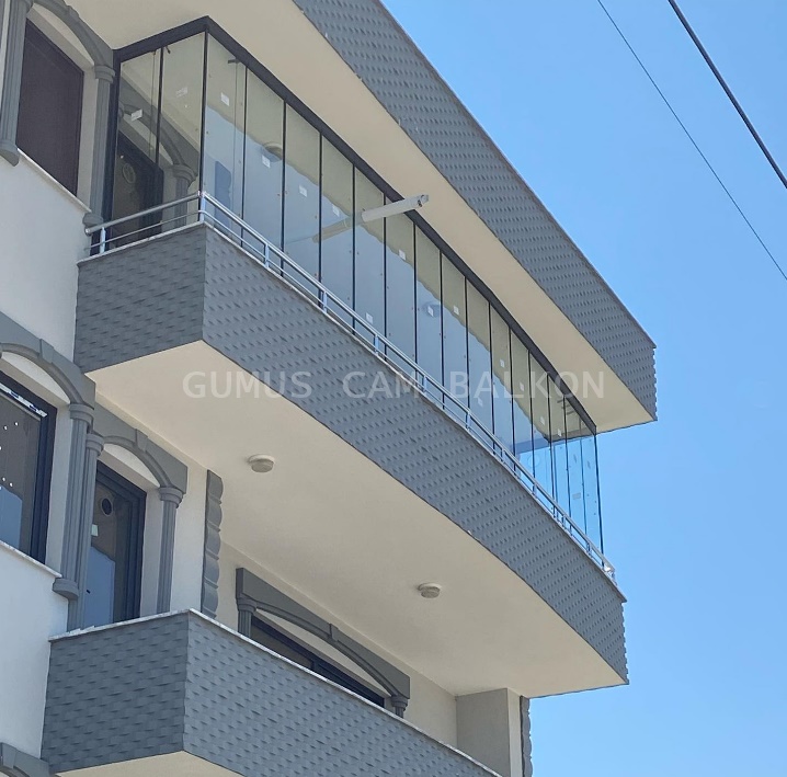 Gümüş Cam Balkon 